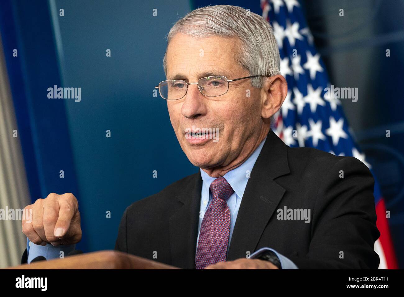 Dr. Anthony S. Fauci, Direktor des Nationalen Instituts für Allergie und Infektionskrankheiten, spricht während einer Coronavirus (COVID-19) Briefing Mittwoch, 22. April 2020, im Weißen Haus. Stockfoto