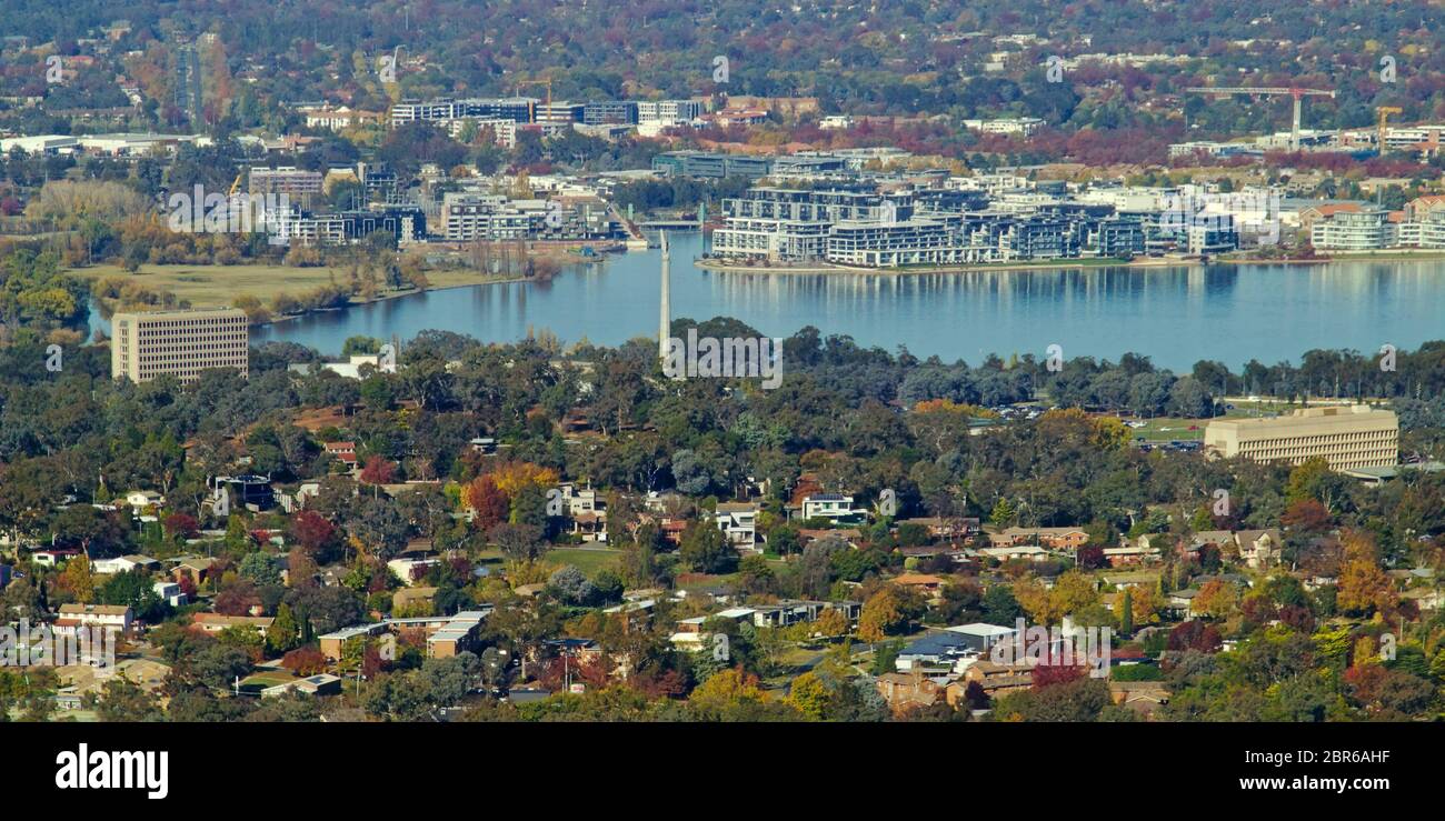 Ein Blick auf den See Burley Griffin vom Mount Ainslie Lookout Stockfoto