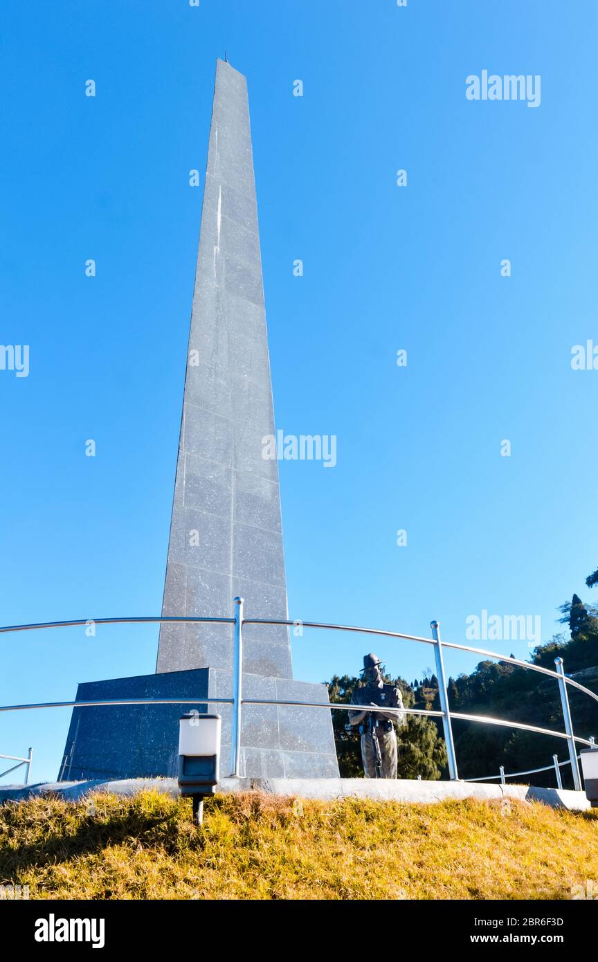 Blick auf Batasia loop Kriegerdenkmal, dem berühmten gorkha Kriegerdenkmal in Ghum, Darjeeling Indien. Der Ort wurde im Jahr 1995 zum Gedenken an die Soldaten, die verloren Stockfoto