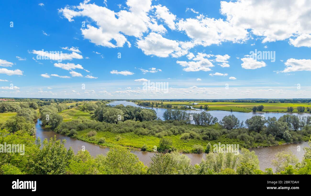 Elbpanorama, UNESCO-Biosphärenreservat Flusslandschaft Elbe, Boizenburg, Deutschland. Stockfoto