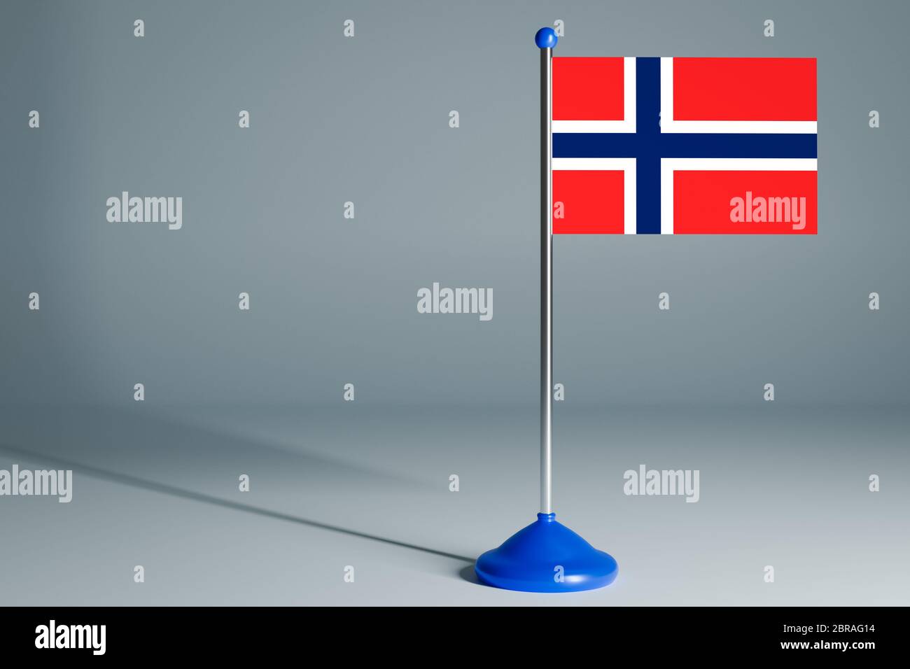 Die 3d-Darstellung realistische Nationalflagge von Norwegen auf Stahlstange auf grau isoliert Hintergrund. Leere Tischflagge , geeignet für Design, Mockup Stockfoto