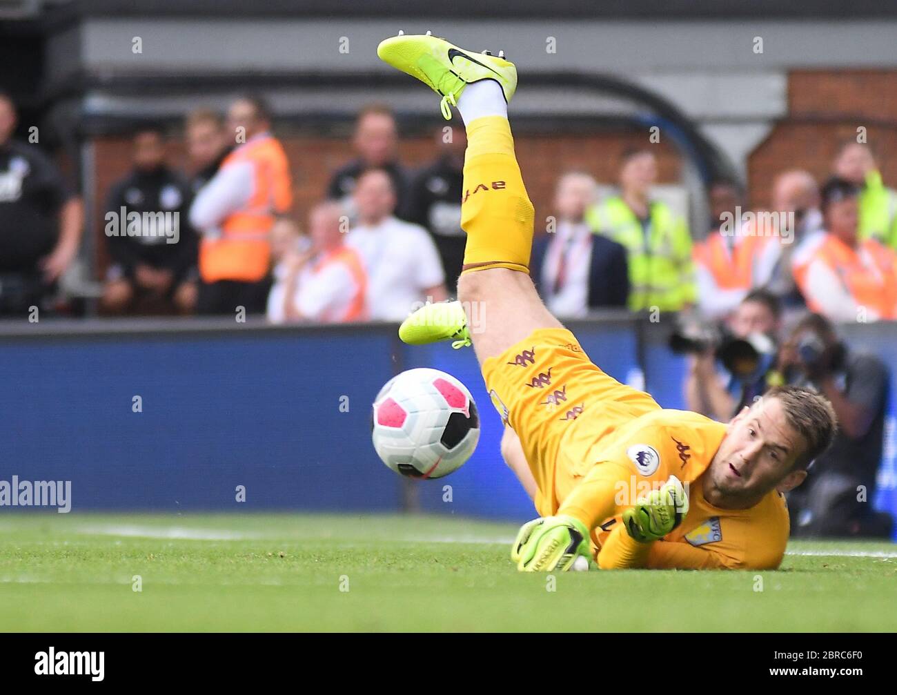 LONDON, ENGLAND - 31. AUGUST 2019: Tom Heaton von Villa im Rahmen des Premier League Spiels 2019/20 zwischen Crystal Palace FC und Aston Villa FC im Selhurst Park. Stockfoto