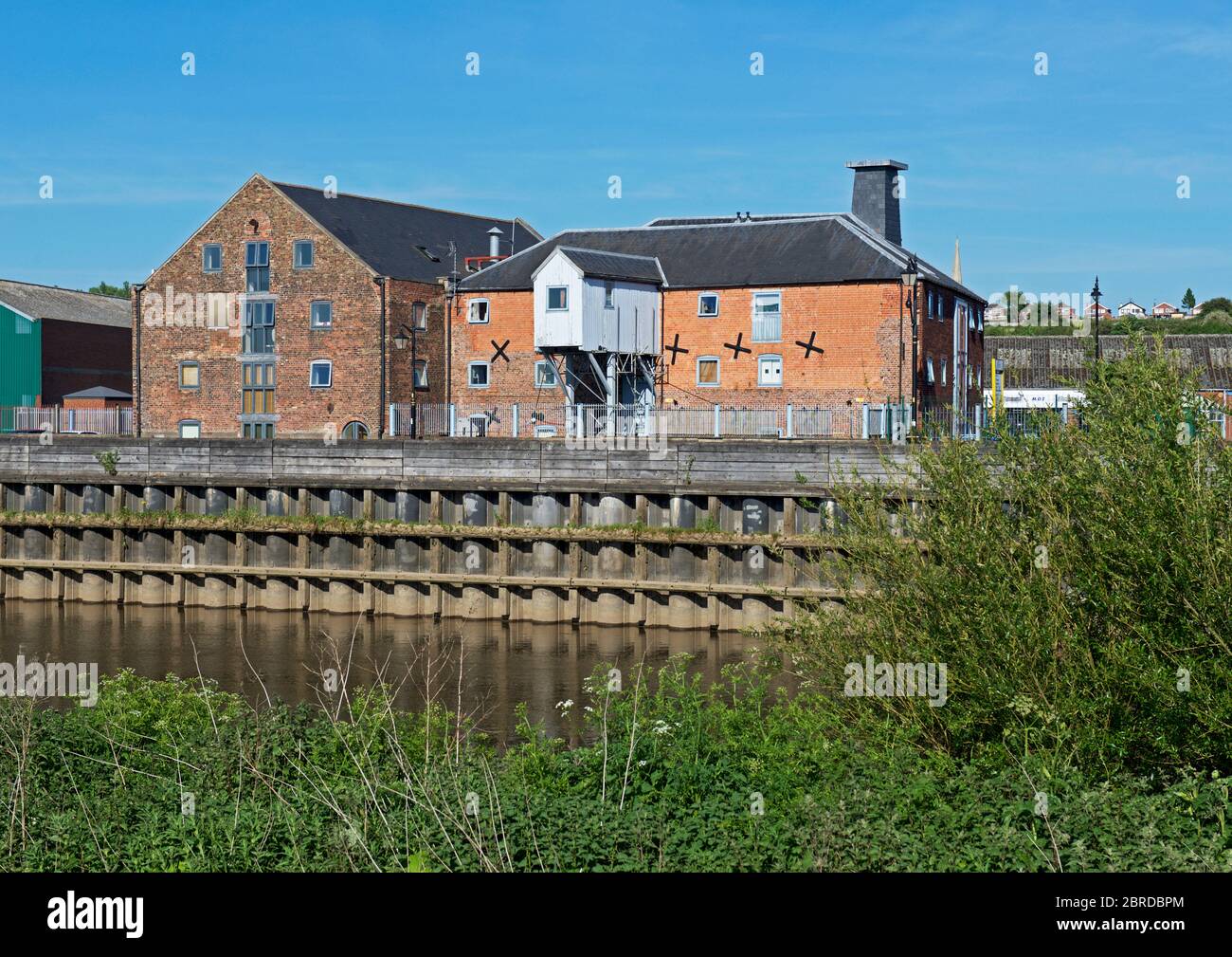 Alte Lagerhäuser am Fluss Trent in Gainsborough, Lincolnshire, England Stockfoto