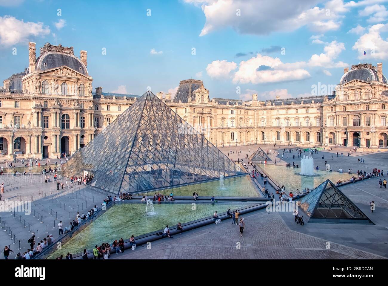 Le Louvre museum in Paris Stockfoto