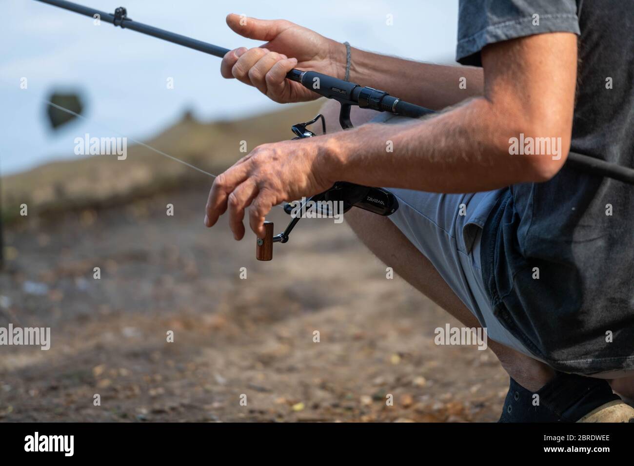 Brentwood Essex 21. Mai 2020 Essex Country Parks sind zum ersten Mal seit Beginn der Sperrung für die Öffentlichkeit zugänglich. North Weald Country Park, Brentwood Essex Fishing Credit: Ian Davidson/Alamy Live News Stockfoto