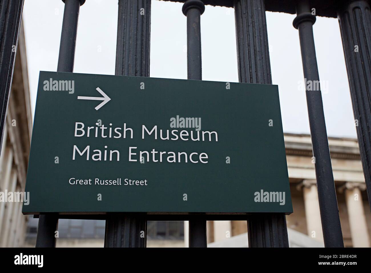 Das Haupteingangsschild des British Museum Stockfoto