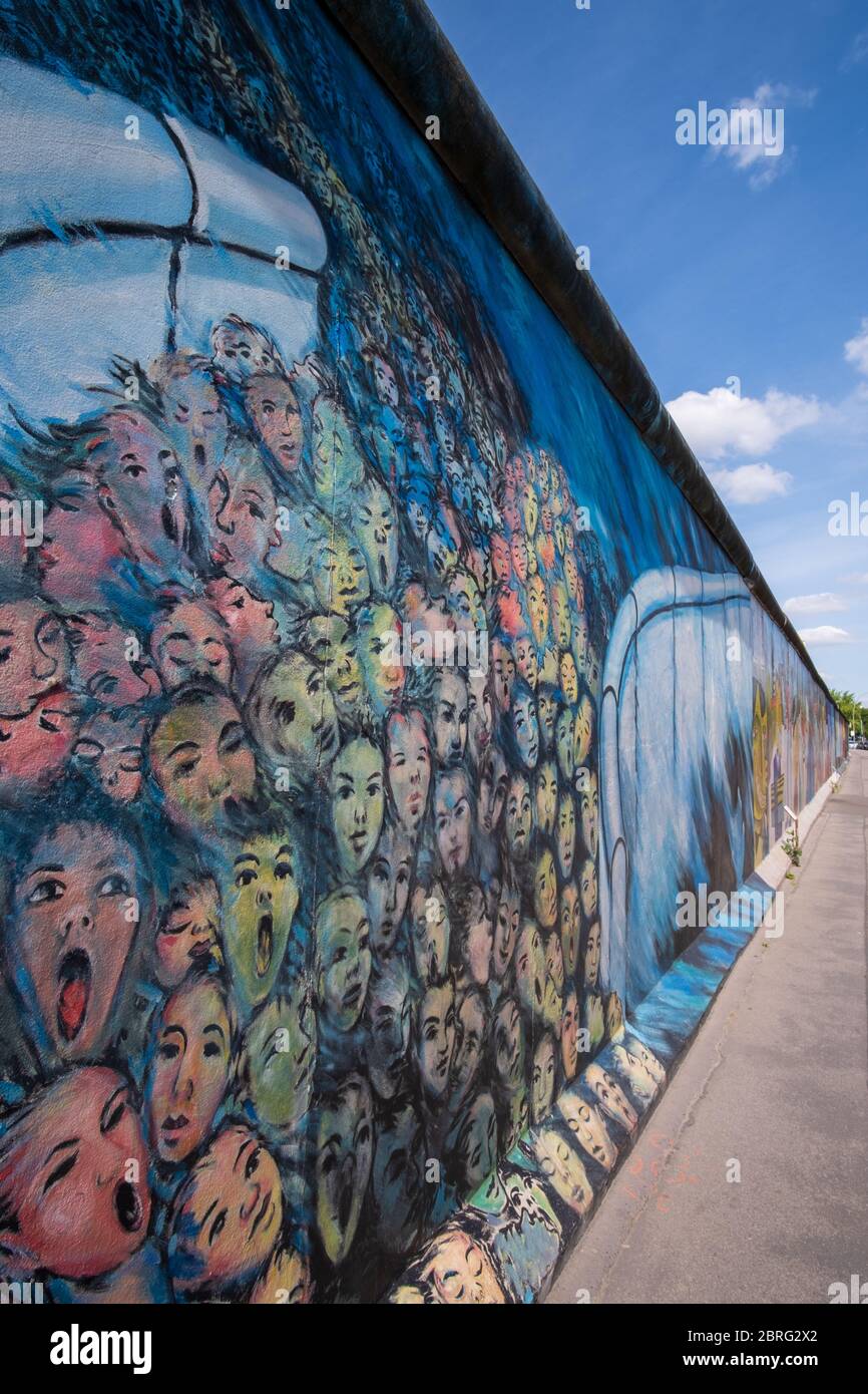 East Side Gallery, intakter Abschnitt der Berliner Mauer Stockfoto