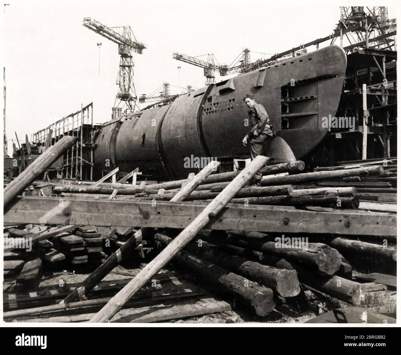 2. Weltkrieg - U-Boot auf der Deshimag Werft in Bremen Deutschland wurde die Werft vor kurzem von den Alliierten bombardiert. Stockfoto