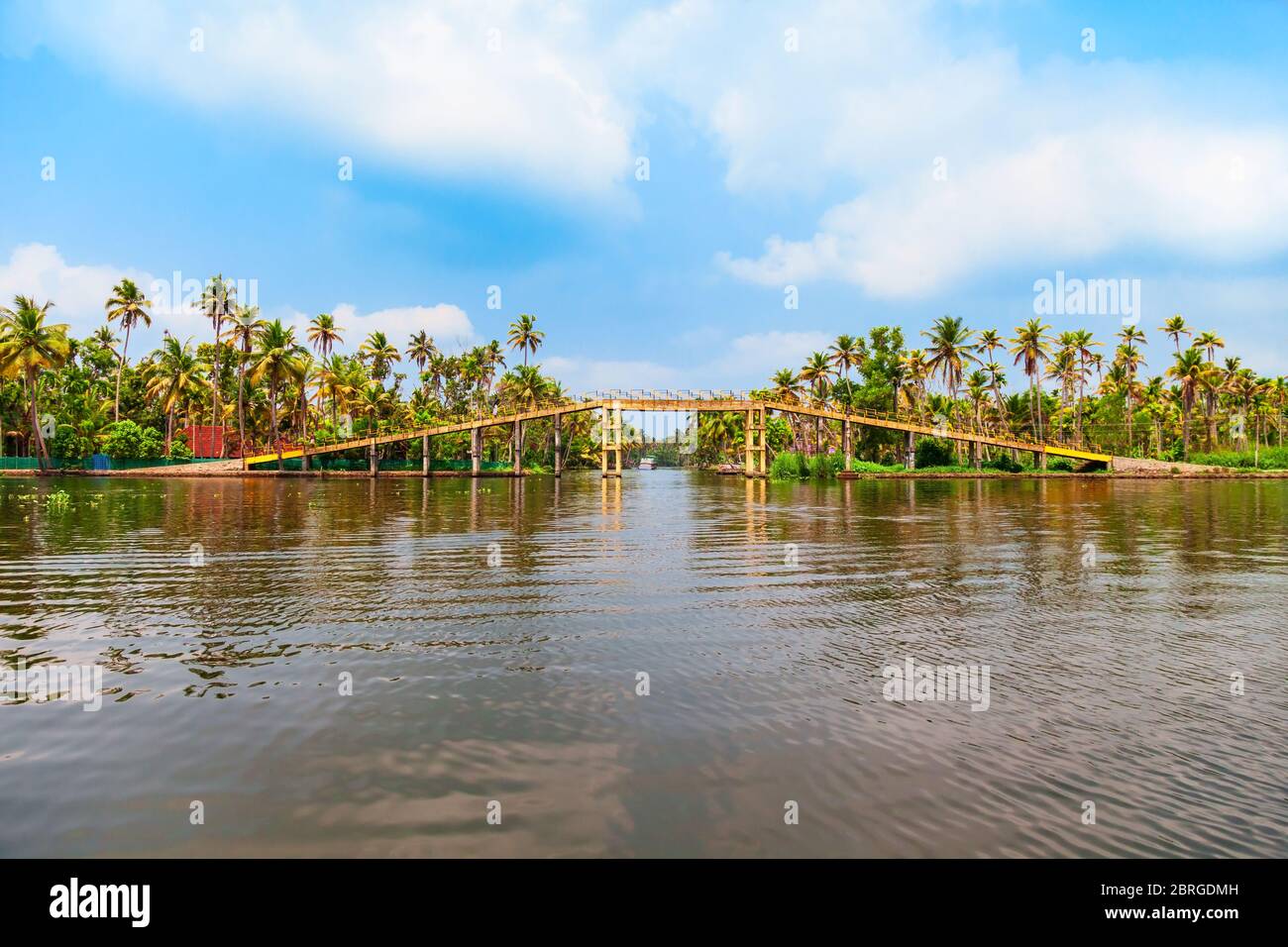 Alappuzha Backwaters Landschaft mit Brücke in Kerala Staat in Indien Stockfoto