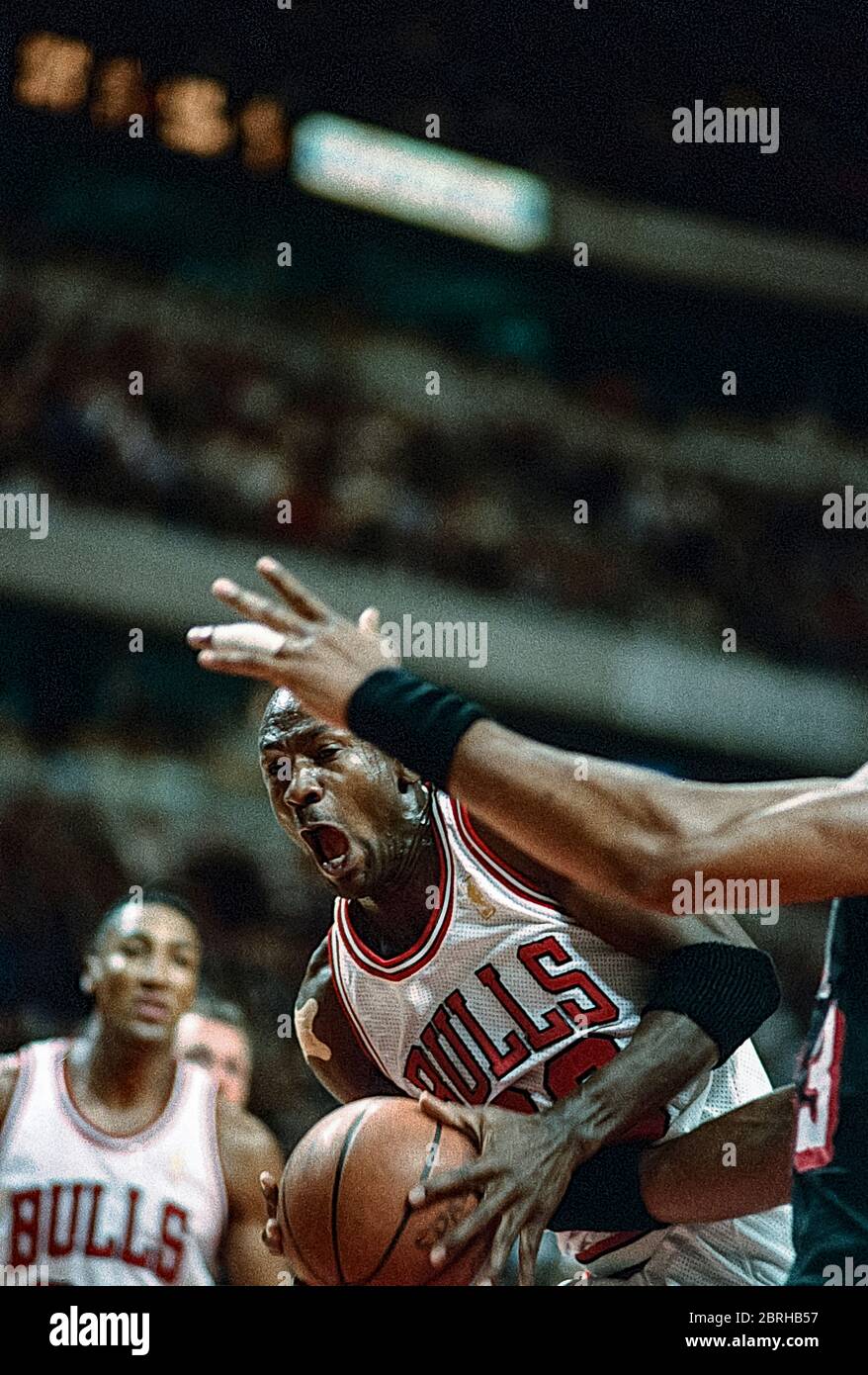 Michael Jordan im Wettbewerb um die NBA Chicago Bulls gegen die Miami Hitze im Jahr 1996. Stockfoto
