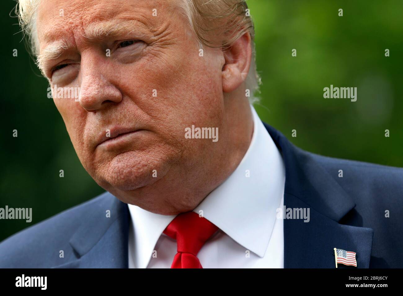 US-Präsident Donald J. Trump spricht vor seiner Abreise nach Detroit, Michigan am 21. Mai 2020, zu den Medien auf dem South Lawn des Weißen Hauses in Washington, DC. Trump wird an einer Hörsitzung mit afroamerikanischen Führern teilnehmen und das Ford Rawsonville Components Plant in Ypsilanti, Michigan, besuchen. Kredit: Yuri Gripas/Pool über CNP - Nutzung weltweit Stockfoto