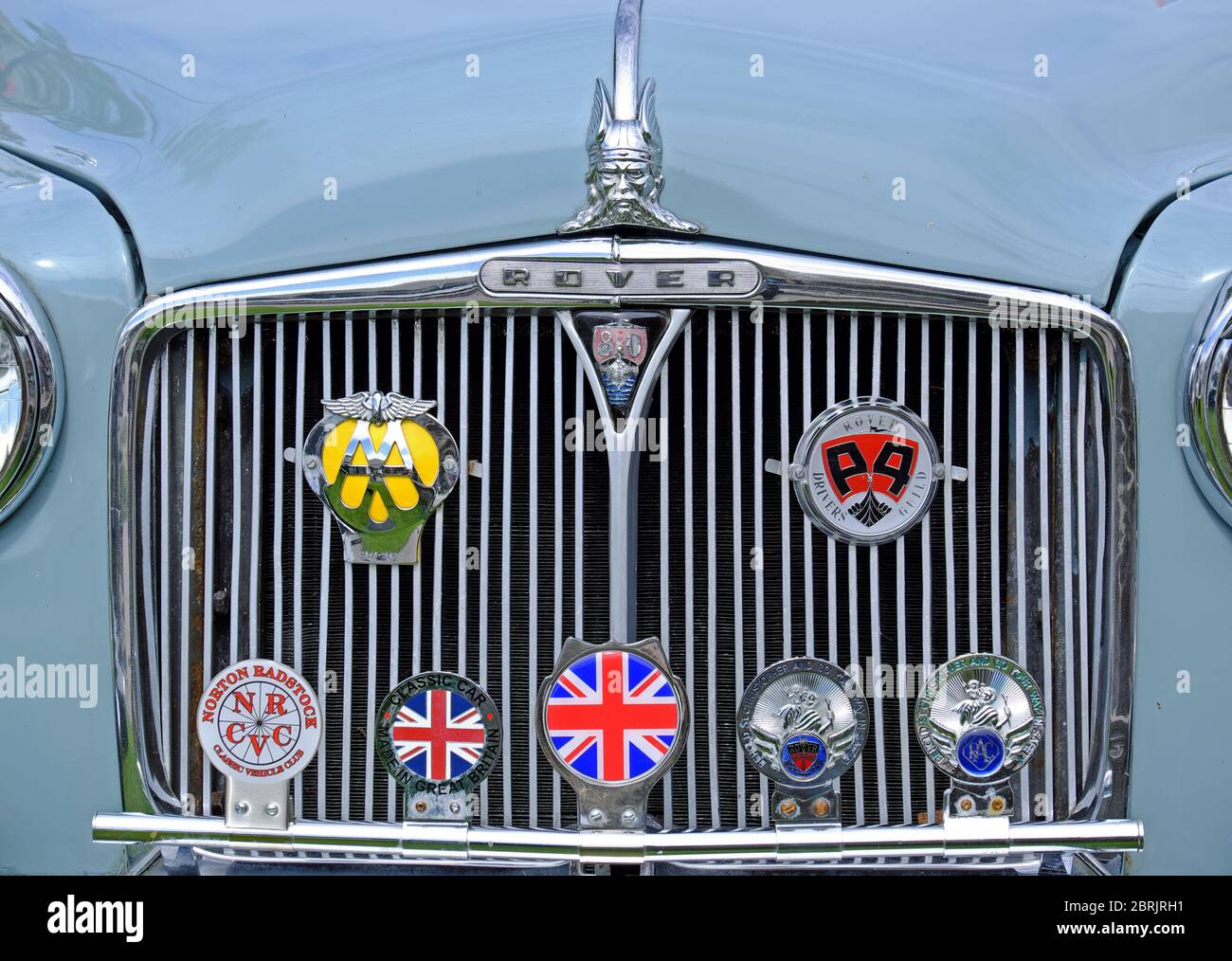 Ein Schild auf einem Rover 80 bei einer Oldtimer-Rallye in Weston-super-Mare, Großbritannien. Stockfoto