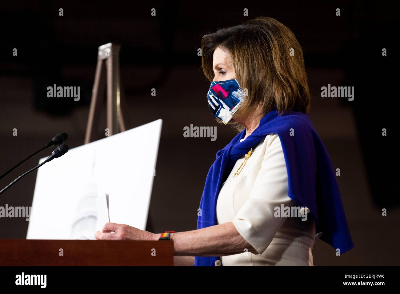 Washington, DC, USA. Mai 2020. 21. Mai 2020 - Washington, DC, USA: House Speaker NANCY PELOSI (D-CA) bei einer Pressekonferenz zum Jahrestag der Verabschiedung des 19. Gesetzes und der Wahlsicherheit, die im Heroes Act enthalten sind. Quelle: Michael Brochstein/ZUMA Wire/Alamy Live News Stockfoto