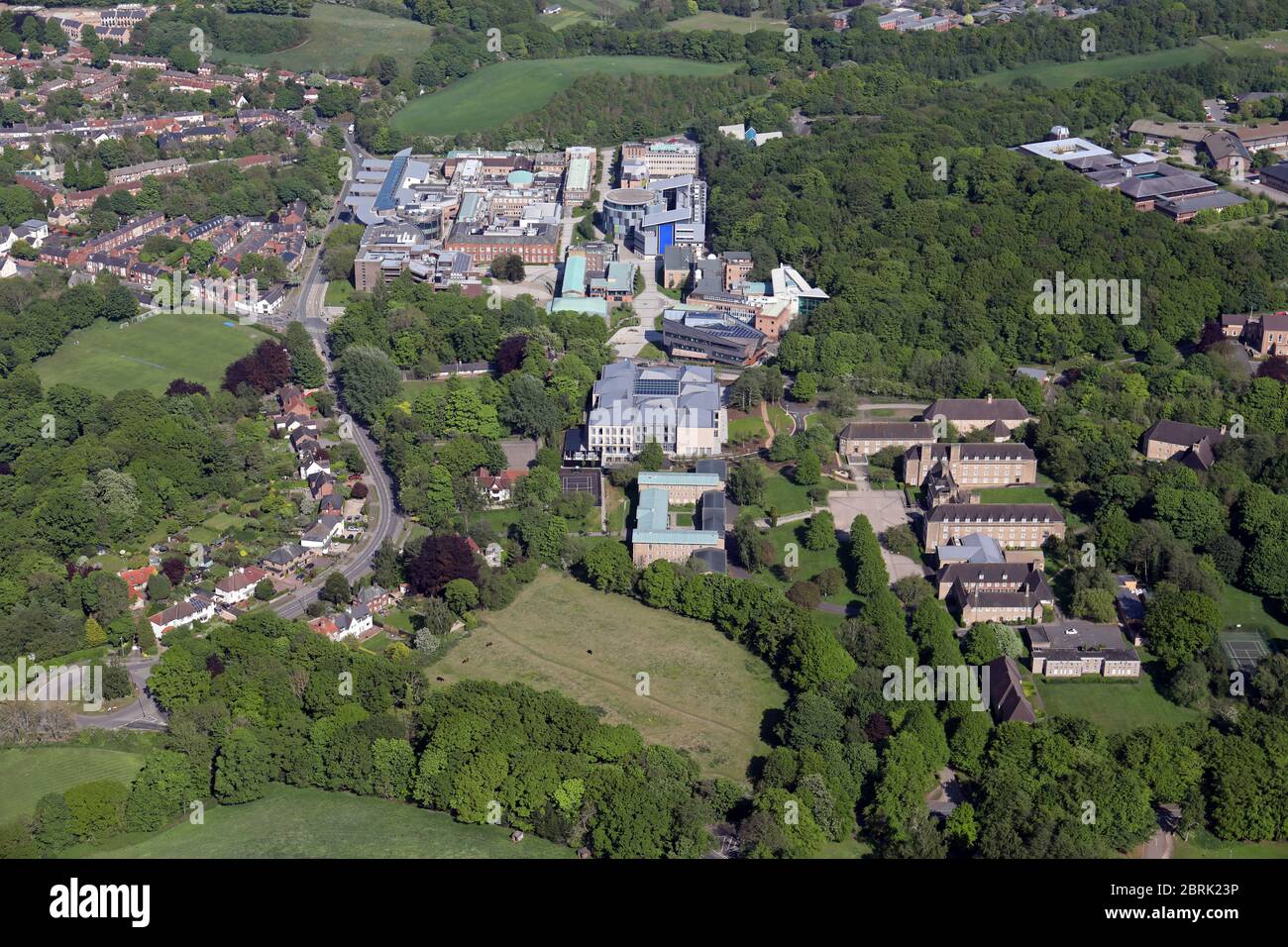 Luftaufnahme der Durham University, zeigt St Mary's College und die Abteilungen für Geographie, Wissenschaft, Informatik und Mathematik. Bow Durham School. Stockfoto