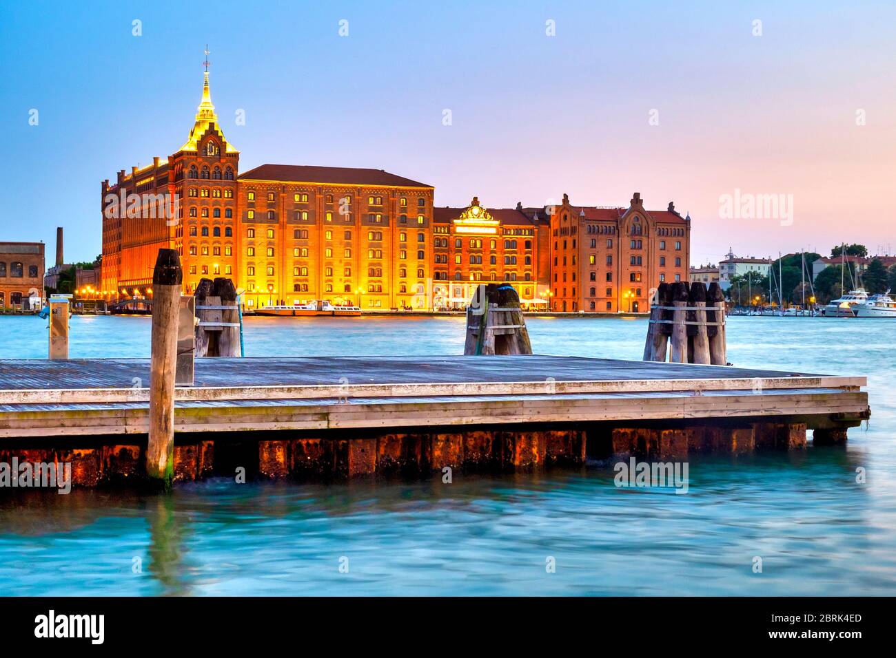 Blick auf den Molino Stucky vom Giudecca Kanal, Venedig, Italien Stockfoto