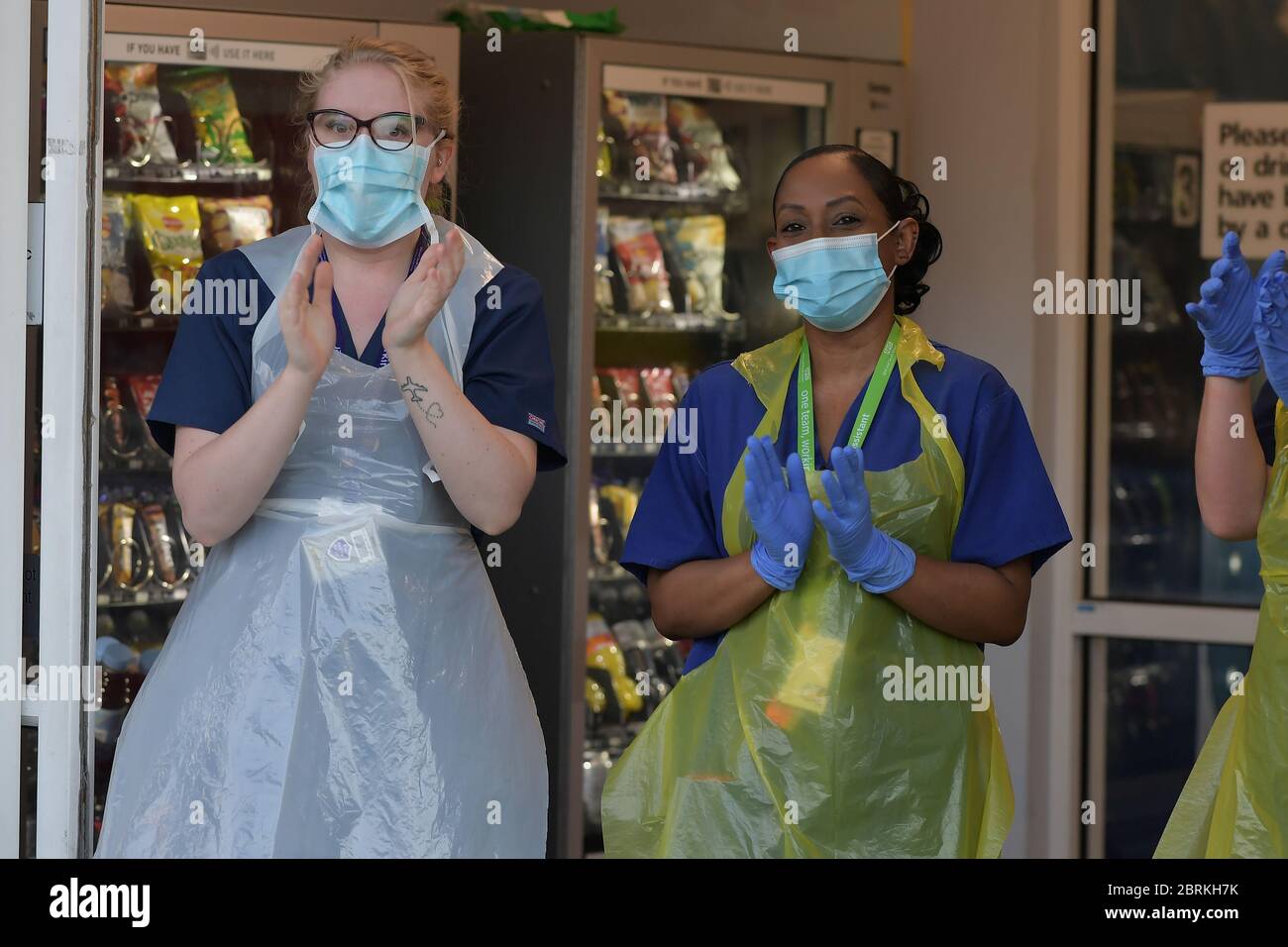 Der wöchentliche Clap für Betreuer im Southend University Hospital Essex Stockfoto