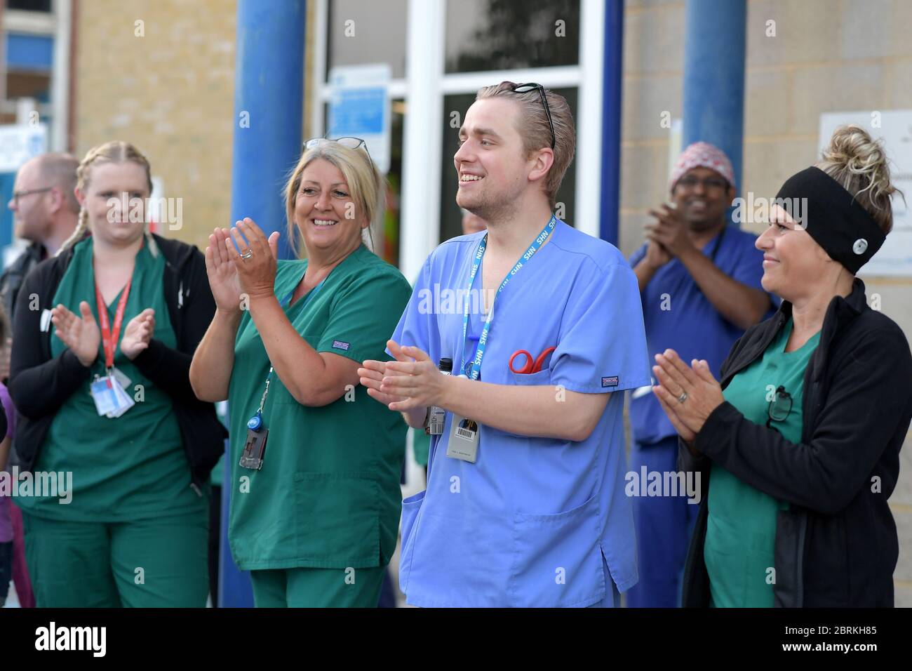 Der wöchentliche Clap für Betreuer im Southend University Hospital Essex Stockfoto