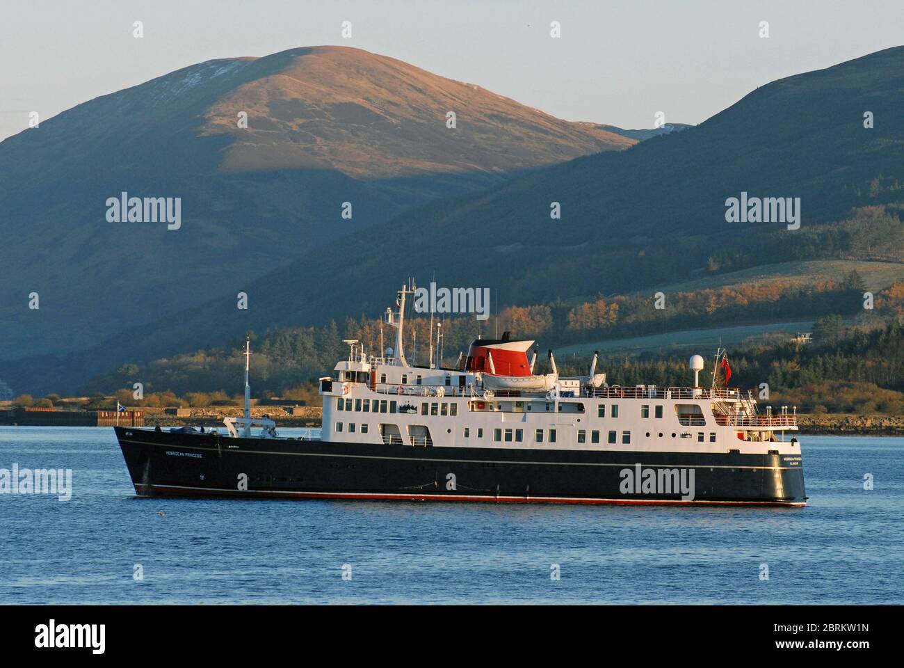 HEBRIDEN PRINZESSIN in der frühen Morgenlicht wiegen Anker in ROTHESAY BAY, SCHOTTLAND Stockfoto
