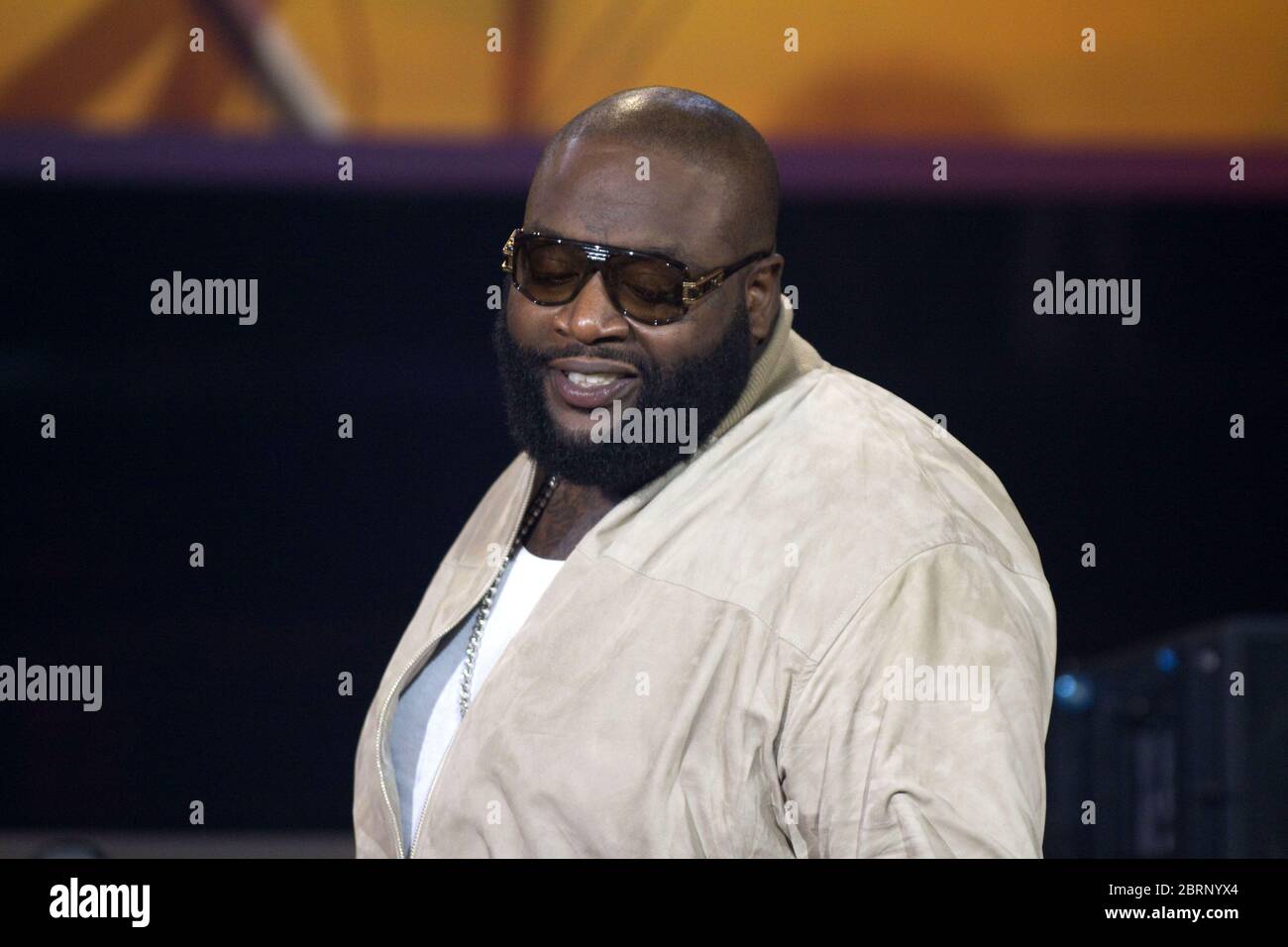 Rick Ross, der am 2. Oktober 2010 bei der Aufnahme der BET Hip Hop Awards 2010 im Atlanta Civic Center, Atlanta, GA, auftritt.© Digital / MediaPunch Stockfoto