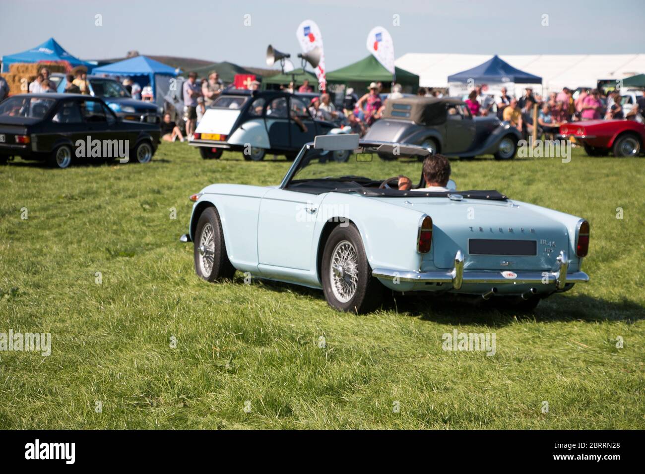 Triumph TR4a Juli 1965 blau, 2138cc, Benzin. Oldtimer, Camrose Autokarse Stockfoto