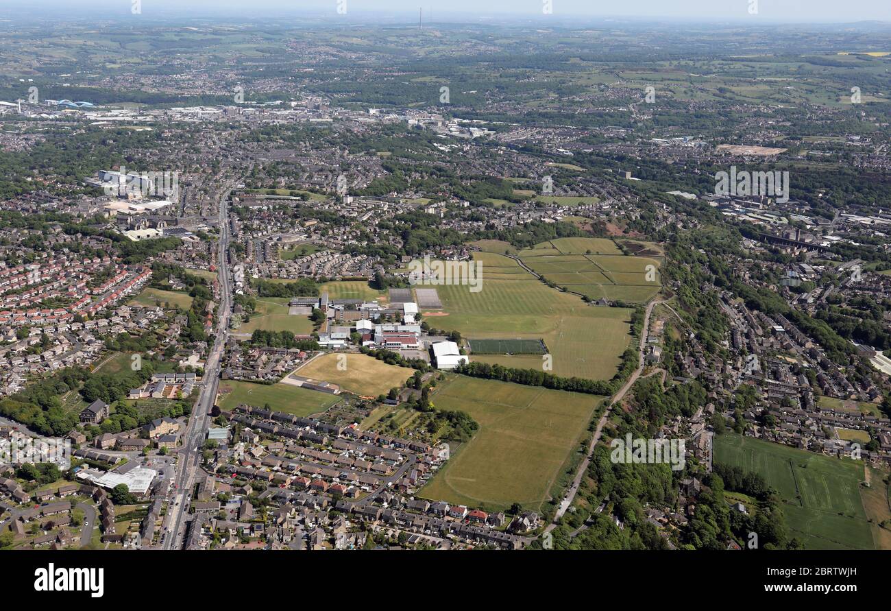 Luftaufnahme der Salendine NOOK Gegend von Huddersfield mit Huddersfield New College & Salendine NOOK High School prominent Stockfoto