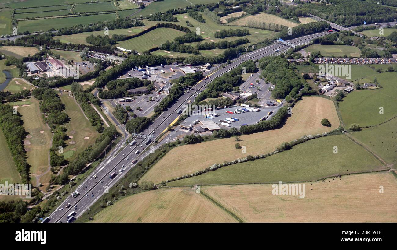 Luftaufnahme der Hartshead Moor Services, Autobahnverbindungen auf der M62 Stockfoto