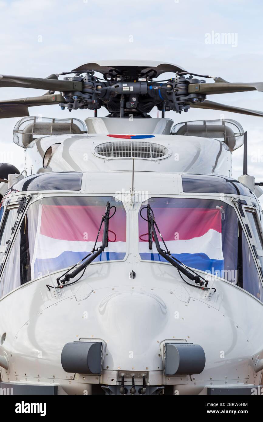 Nahaufnahme eines Hubschraubers der Royal Netherlands Air Force NH90 in Fairdford, Gloucestershire, aufgenommen im Juli 2019. Stockfoto