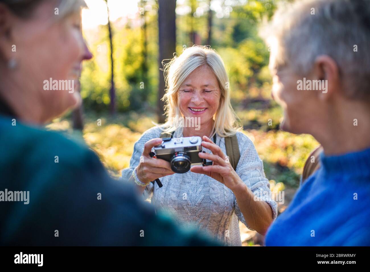 Bilder Von Alten Frauen Fotos Und Bildmaterial In Hoher Auflösung Alamy