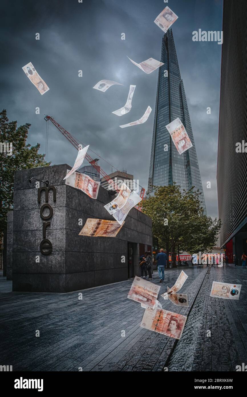 Bargeld fällt vom Himmel mit dem Shard im Hintergrund und wirft in More London Geld in die Luft Stockfoto