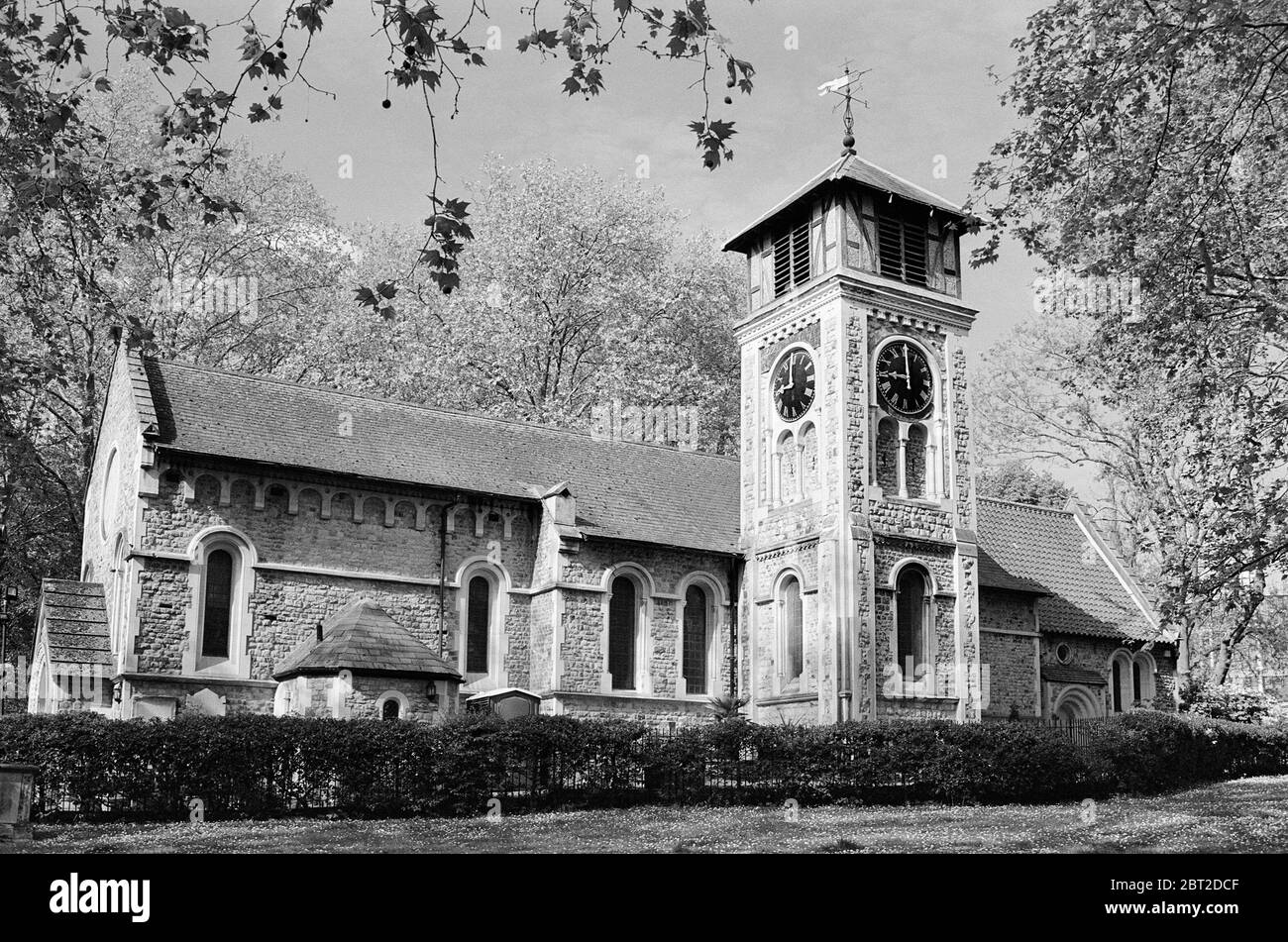 Das Äußere der historischen Old St Pancras Church in der Nähe von King's Cross, London, Großbritannien Stockfoto