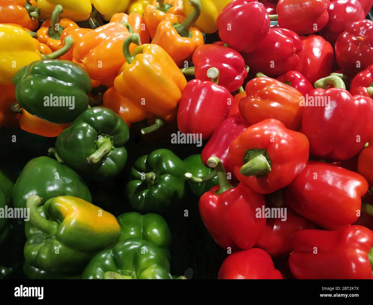 Gemüse - rote Paprika grüne Paprika und orange Paprika. Stockfoto