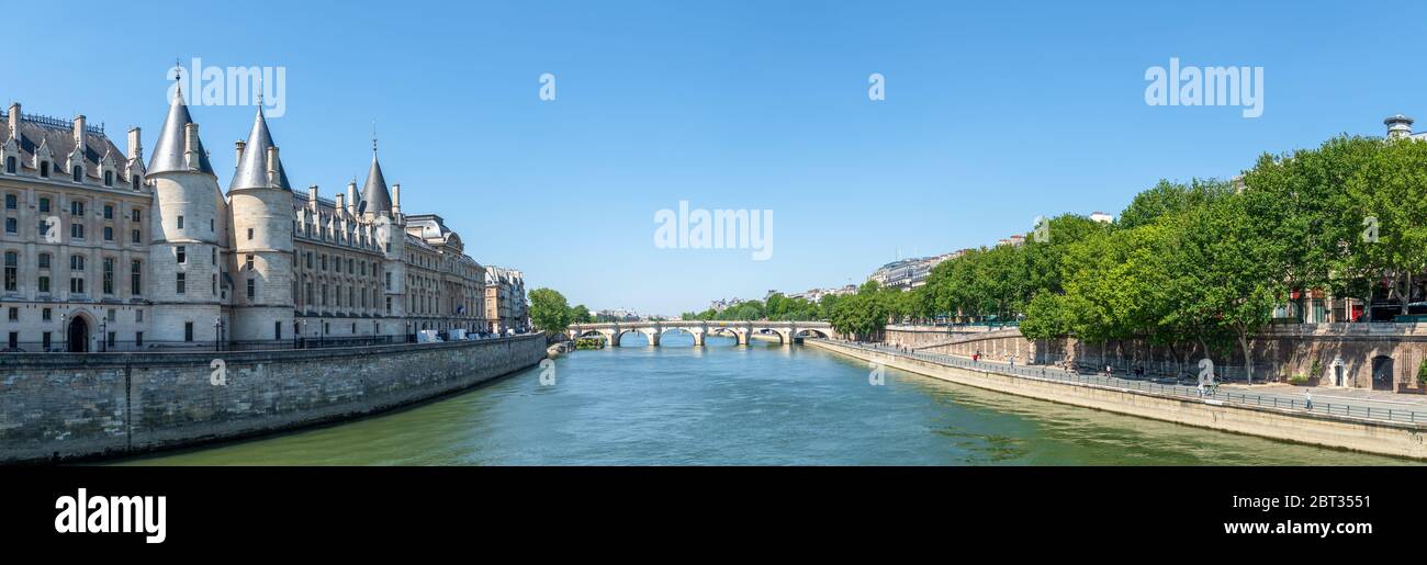 Panorama der seine mit conciergerie und pont neuf - Paris Stockfoto
