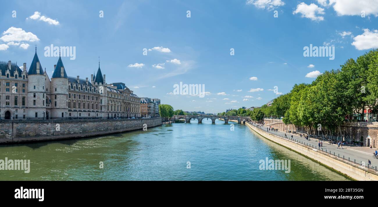 Panorama der seine mit conciergerie und pont neuf - Paris Stockfoto