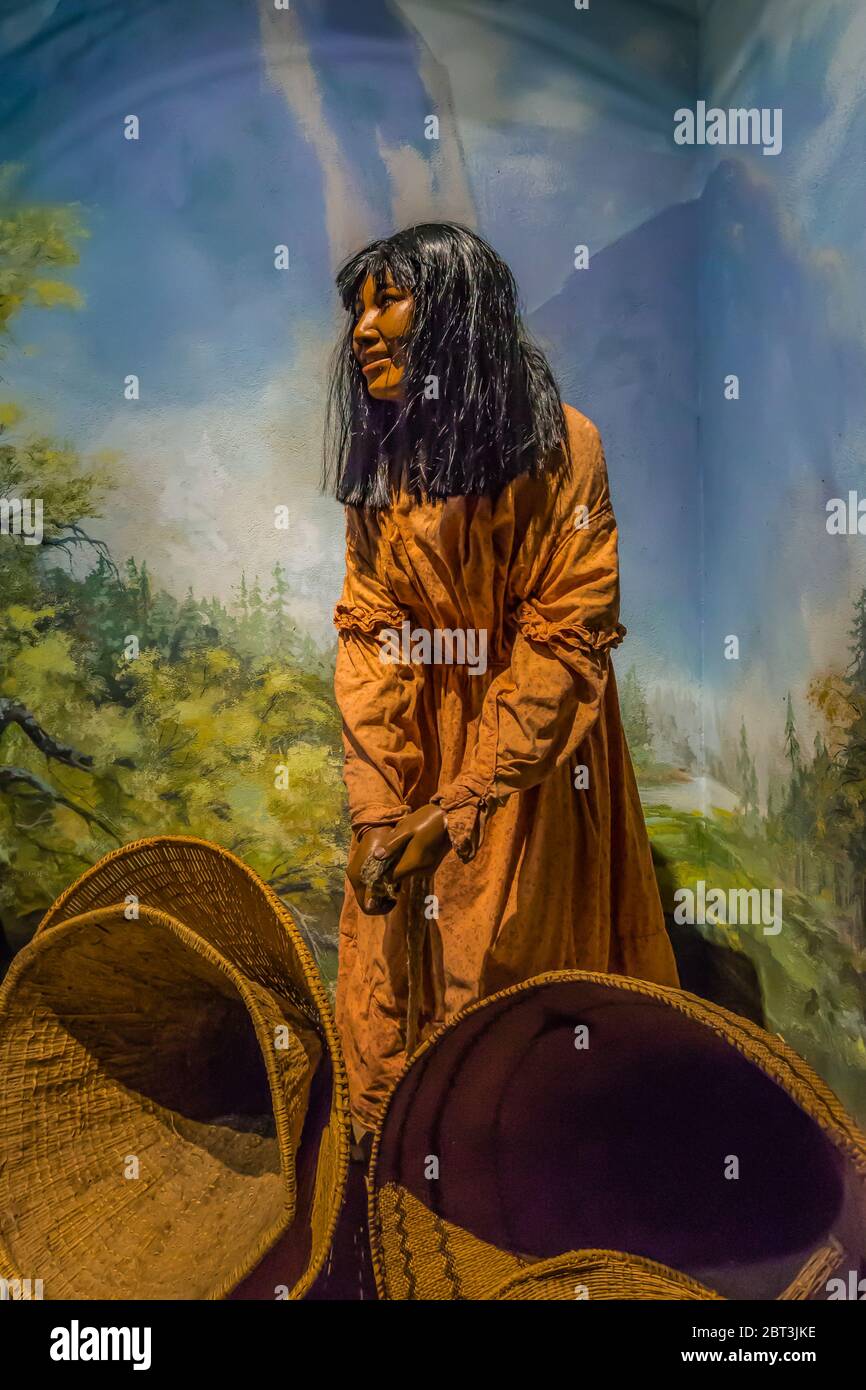 Diorama porträtiert Miwok Leben an einem Sommertag in den 1880er Jahren, als Tradtionen mit neuen europäisch-amerikanischen Einflüssen auf Gehäuse und Lebensmittel verschmilzt Stockfoto