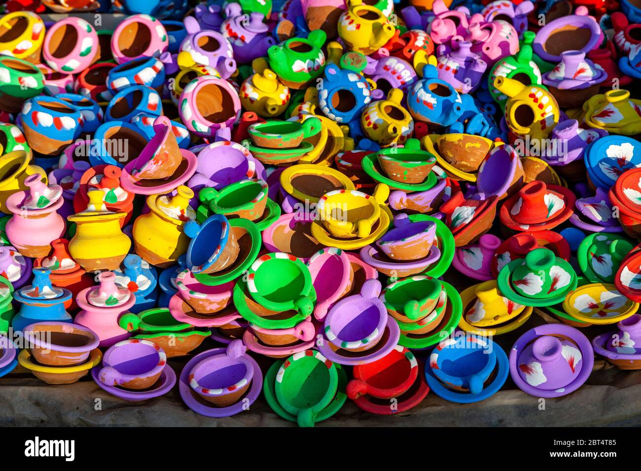 Bunte Souvenirs Zu Verkaufen, Bagan, Mandalay Region, Myanmar. Stockfoto