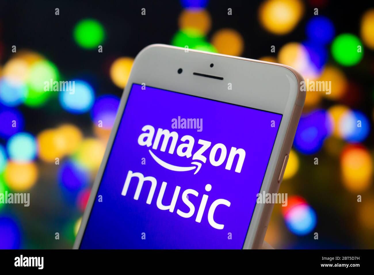 Calgary, Alberta. Kanada 22. Mai 2020. Ein iPhone Plus mit einem Amazon Music-Logo auf dem Bildschirm. Stockfoto