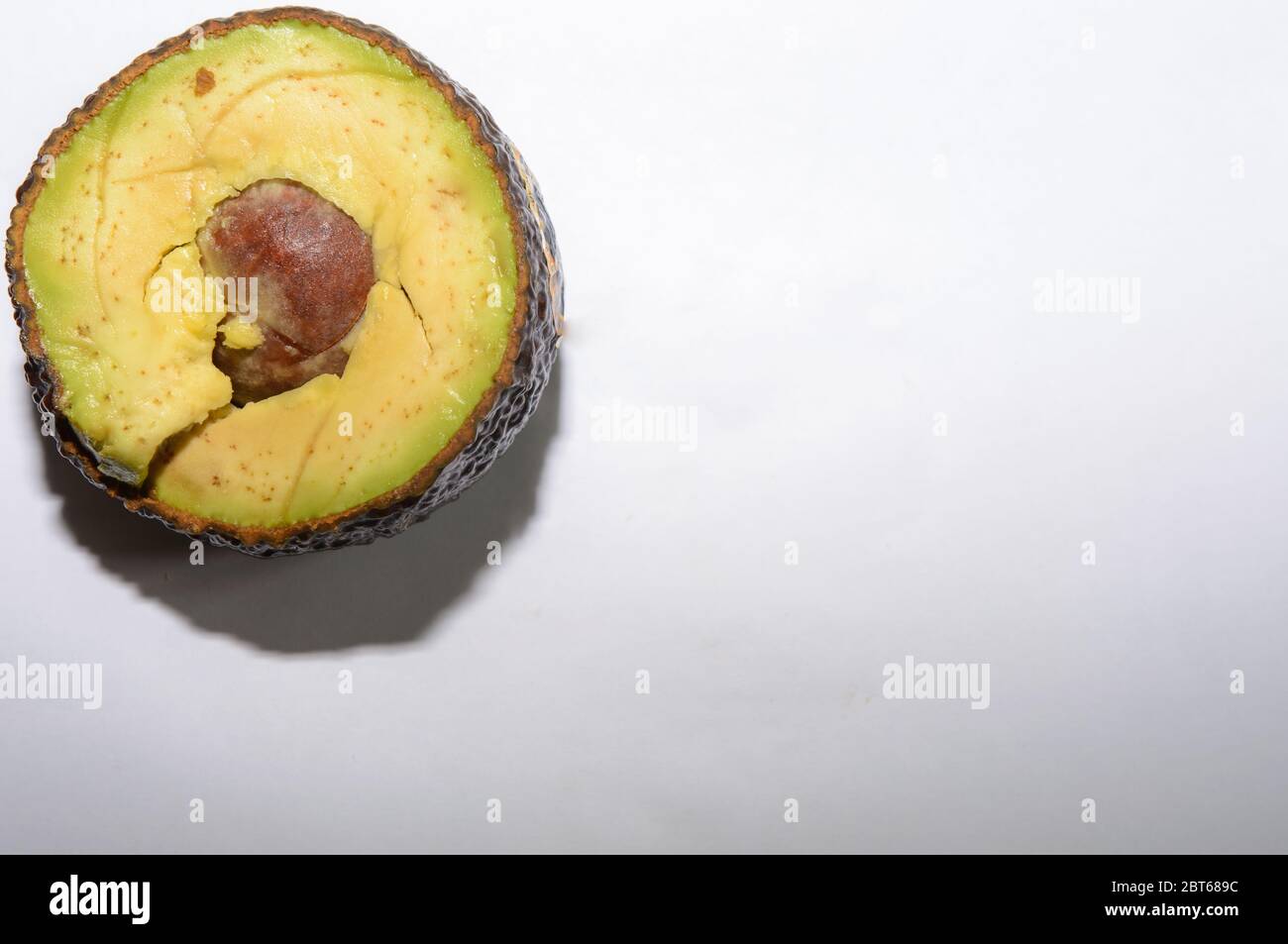 Frische Hälfte Avocado Bereit, Kulinarische Zutat Zu Sein Stockfoto