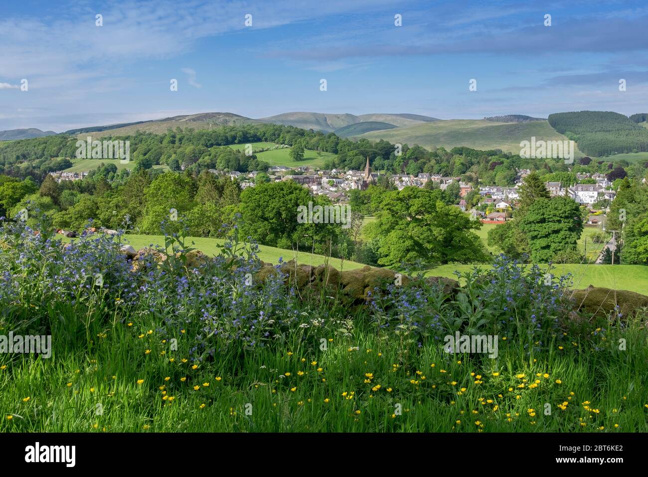 Moffat Stadt eingebettet in die Annan Wasser glen Stockfoto