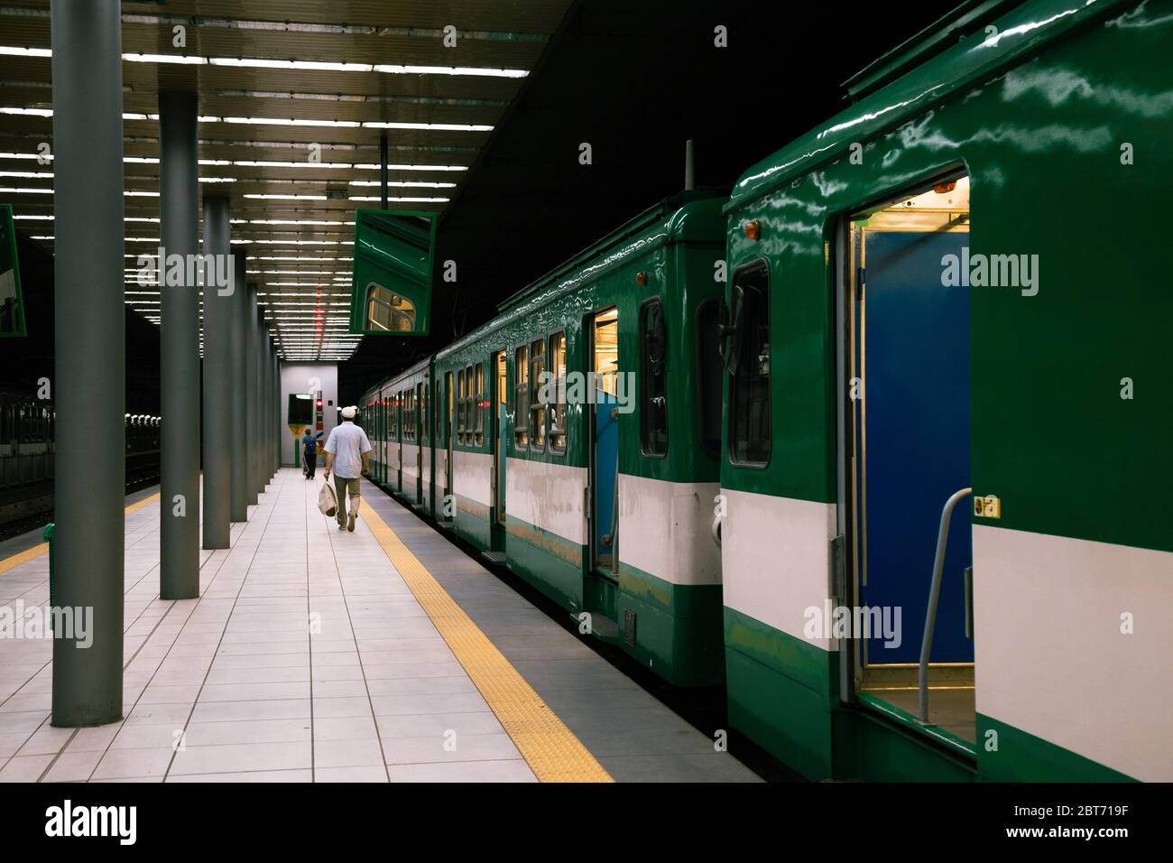 Batthyany ter Bahnhofsbahnsteig in Budapest, Ungarn Stockfoto