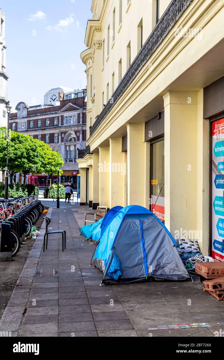 21. Mai 2020, London, Großbritannien - Zelte von Obdachlosen in einer Hinterstraße am Charing Cross während des Ausbruchs der Coronavirus-Pandemie Stockfoto