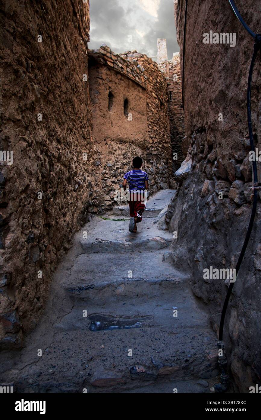 Misfat al Abreyeen, Oman, 24. April 2015 - die schöne omanische Architektur, die man in einem Wohndorf am Hügel sehen kann Stockfoto