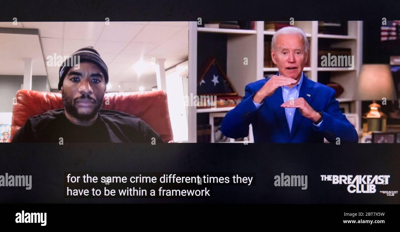 Wilmington, Delaware, USA. Mai 2020. Ein Bildschirmclip eines Videos mit offenem Untertitel von gestern, in dem Vizepräsident JOE BIDEN von CHARLAMAGNE THA GOD in 'The Breakfast Club' interviewt wurde. Gegen Ende des Interviews sagte Herr Biden als Antwort auf Charlamagne, dass er mehr Fragen hatte: ''. Wenn Sie ein Problem haben herauszufinden, ob Sie für mich oder Trump sind, dann sind Sie nicht schwarz.'' Biden entschuldigte sich später bei einem anschließenden Telefonat mit den US Black Chambers, Inc. Und sagte: "Ich hätte nicht so ein kluger sein sollen. Ich hätte nicht so kavalier sein sollen.(Bild: © Brian C Stockfoto