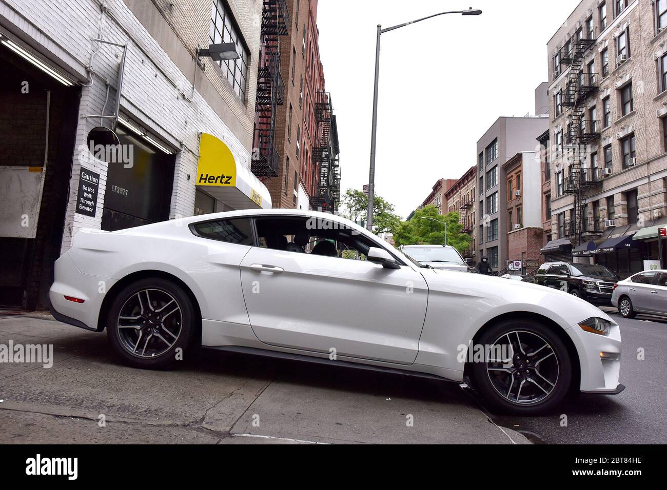 New York City, USA. Mai 2020. Hertz Global Holdings Inc., eine der größten Autovermietungen in Amerika, hat am Freitag, den 22. Mai wegen der hohen Verschuldung und des wirtschaftlichen Abschwungs infolge der COVID-19-Pandemie in New York, NY, den 23. Mai 2020, Insolvenzschutz beantragt. (Anthony Behar/Sipa USA) Credit: SIPA USA/Alamy Live News Stockfoto