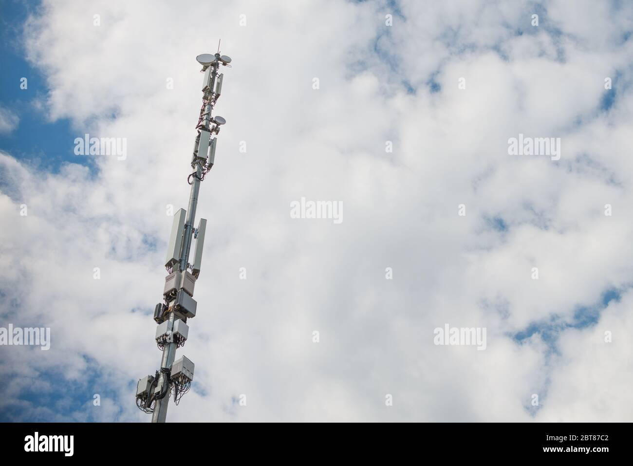 3G, 4G, 5G Fast Speed Drahtlose Internetverbindung. Mobile Technologie Konzept und Textraum für Text Stockfoto