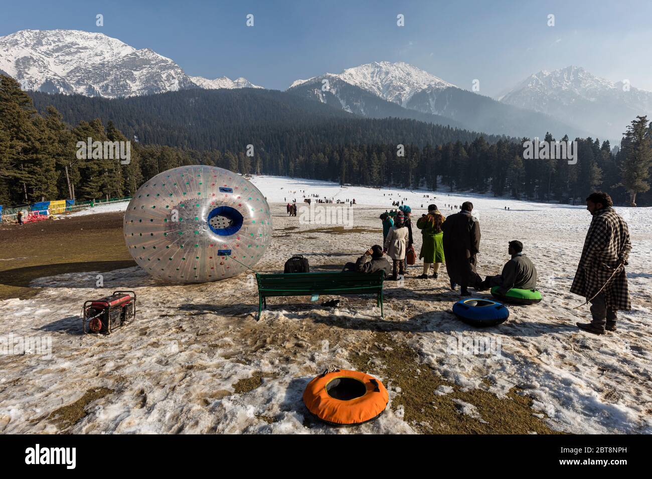 Ein sorbierende Ball an der beliebten Bergstation Pahalgam in Kaschmir Stockfoto