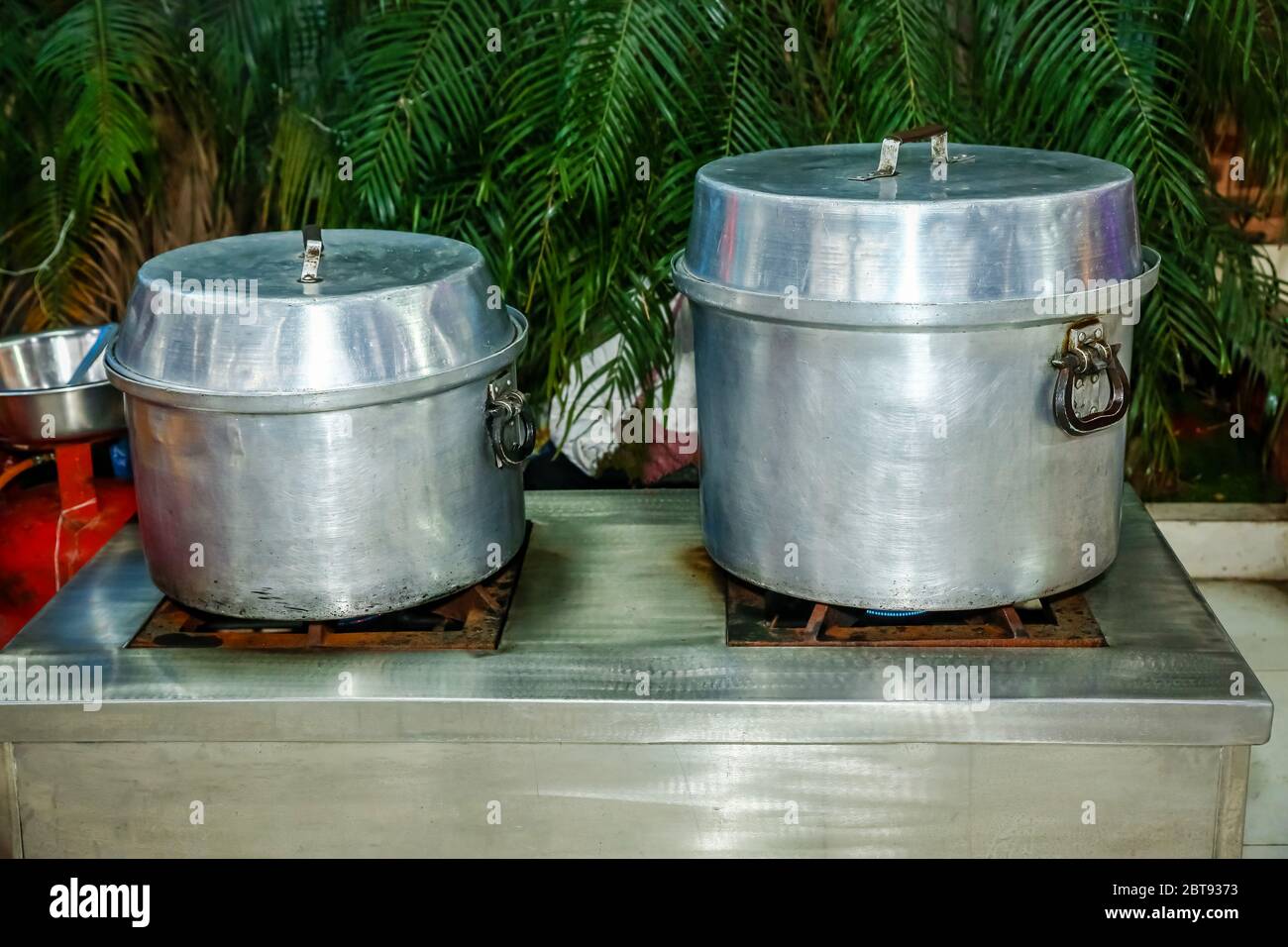 Kochen Momo in Big Pot im Momo Restaurant in Kathmandu, Nepali Stil Momo Pot Stockfoto