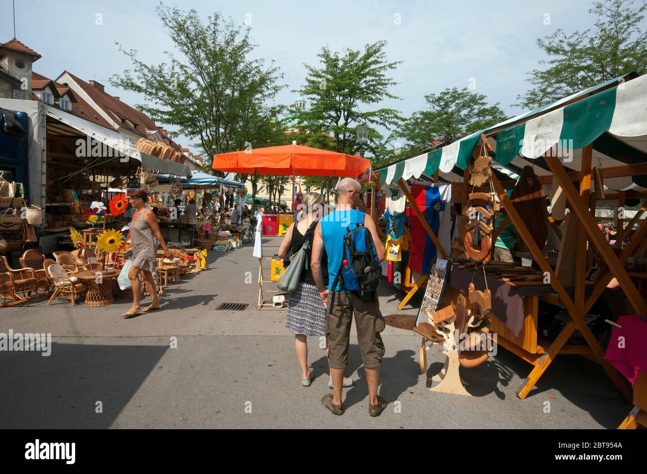 Marktstände in Vodnikov trg, Ljubljana, Slowenien Stockfoto