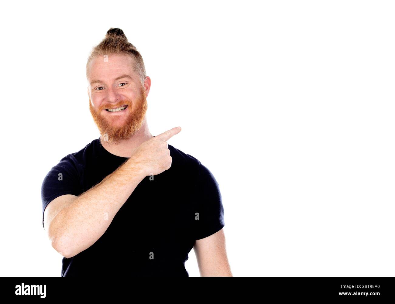 Rothaariger Mann mit langem Bart isoliert auf weißem Hintergrund Stockfoto