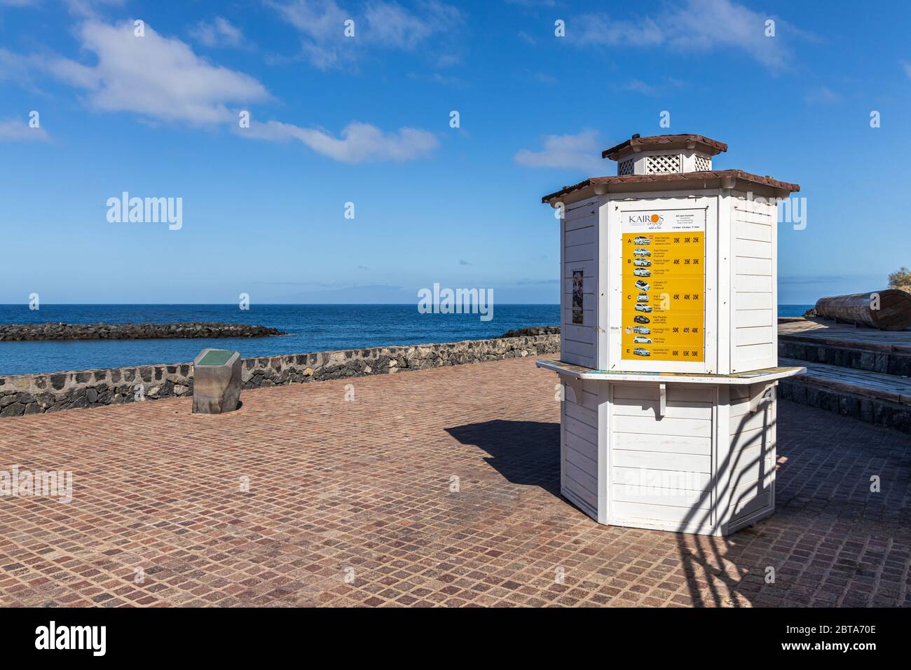 Promenade am Playa de Las Americas Teneriffa Kanarische Inseln Südspanien  shopping Touristen Stockfotografie - Alamy