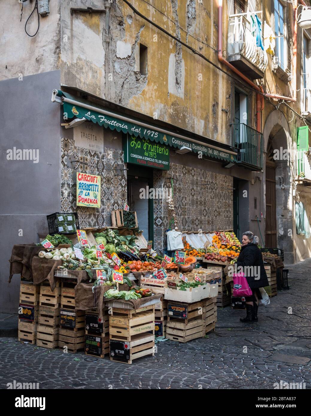 Neapel, Italien, 8. Februar 2020 – EINE Lebensmittelgeschichte im Rione Sanità Stockfoto Neapel, Italien, 8. Februar 2020 – EINE Lebensmittelgeschichte im Rione Sanità Stockfoto